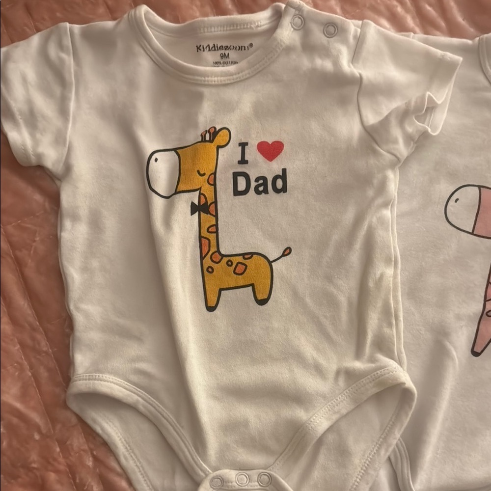 Graphic Baby ‘Giraffe’ Mom/Dad Bodysuit Bundle - Picture 2 of 5